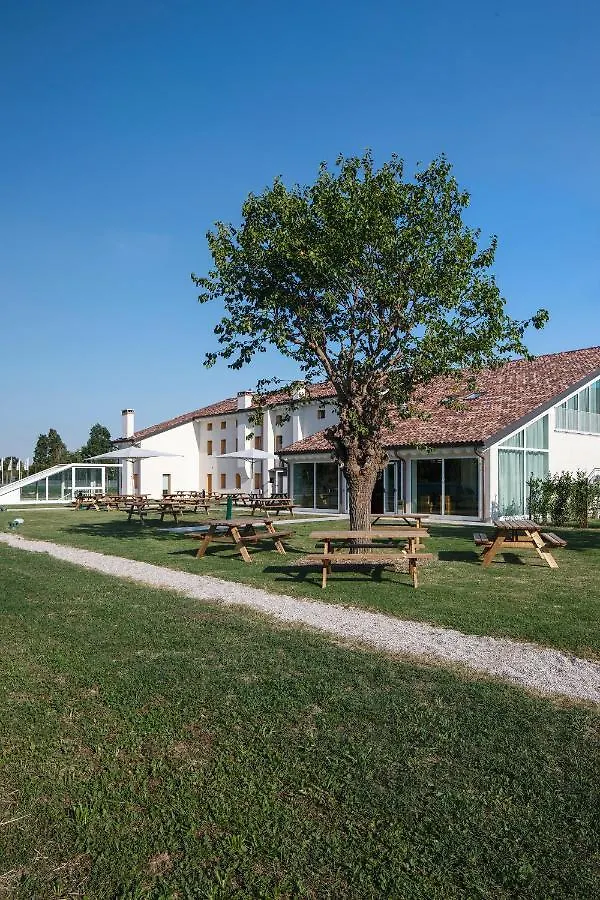Nomad Hostel Treviso 0*,  Włochy