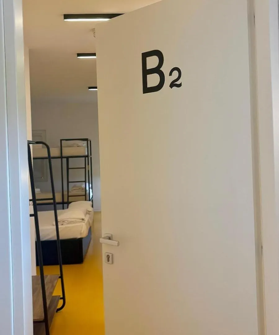 Nomad Hostel Treviso 0*,
