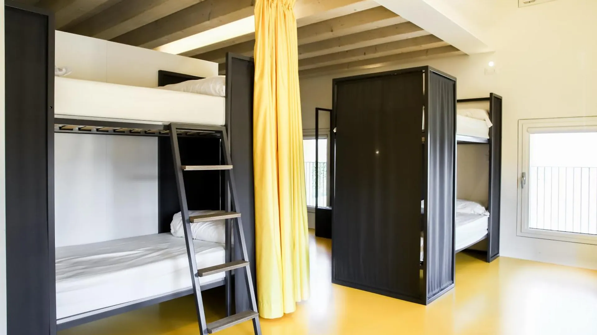 טרוויסו Nomad Hostel